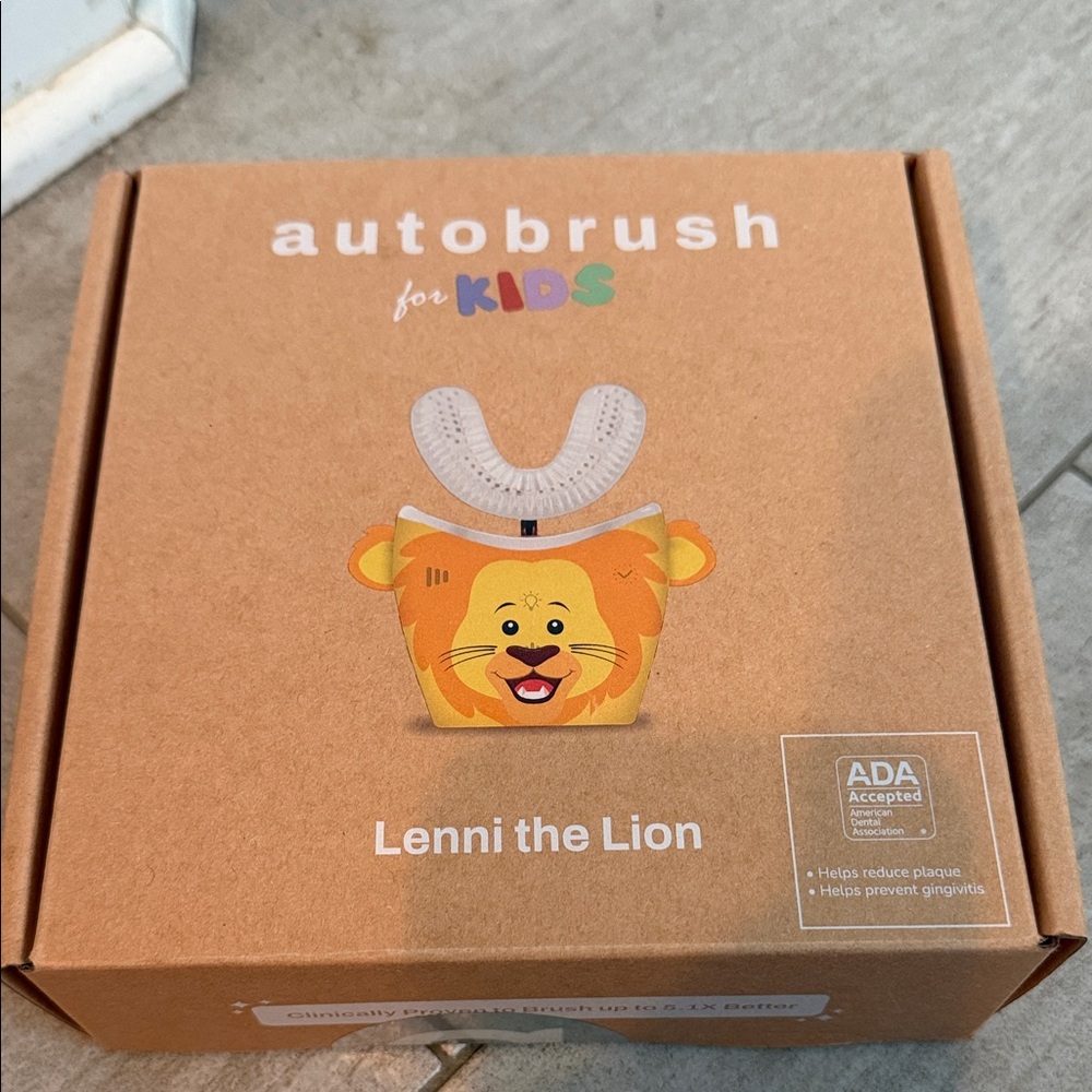Autobrush for Kids Lenni the Lion - Yellow U-Shaped Toothbrush